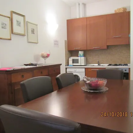 דירה Bell Tower House